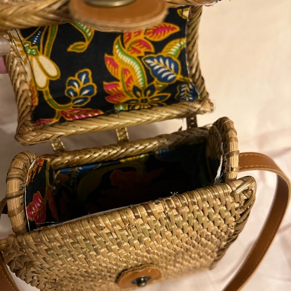 Bali Rattan Purse - Picture 3 of 7